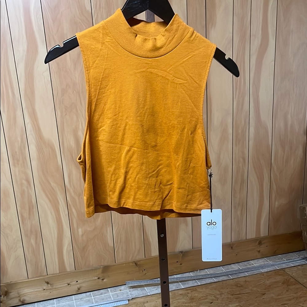 ALO Yoga Women's Sleeveless Top